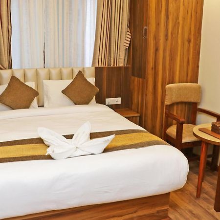 Hotel Airport Gurkha Катманду Экстерьер фото