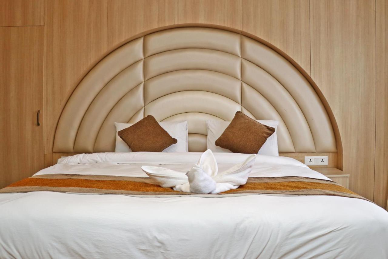 Hotel Airport Gurkha Катманду Экстерьер фото