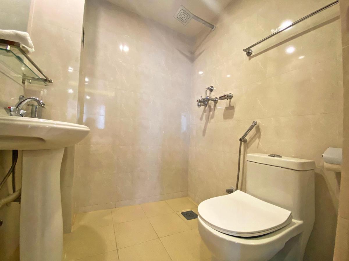 Hotel Airport Gurkha Катманду Экстерьер фото