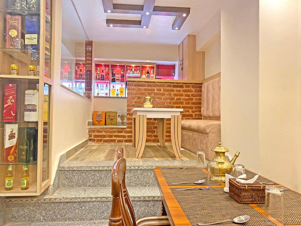 Hotel Airport Gurkha Катманду Экстерьер фото