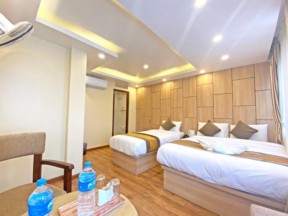 Hotel Airport Gurkha Катманду Экстерьер фото