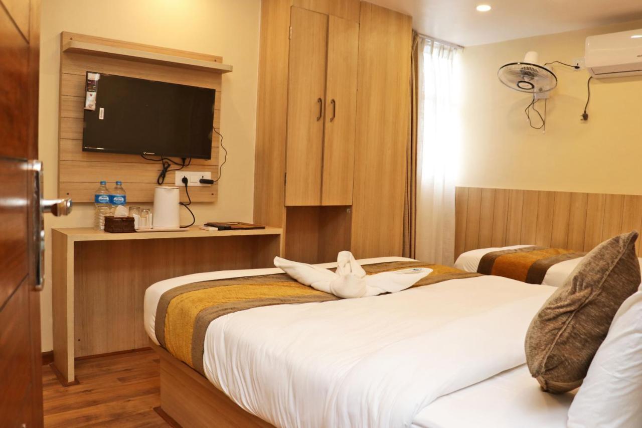 Hotel Airport Gurkha Катманду Экстерьер фото