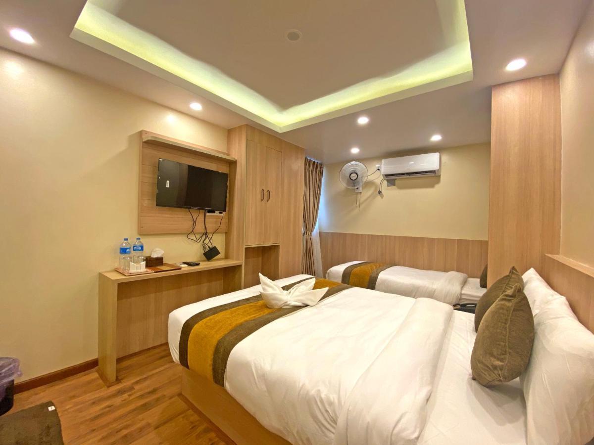Hotel Airport Gurkha Катманду Экстерьер фото