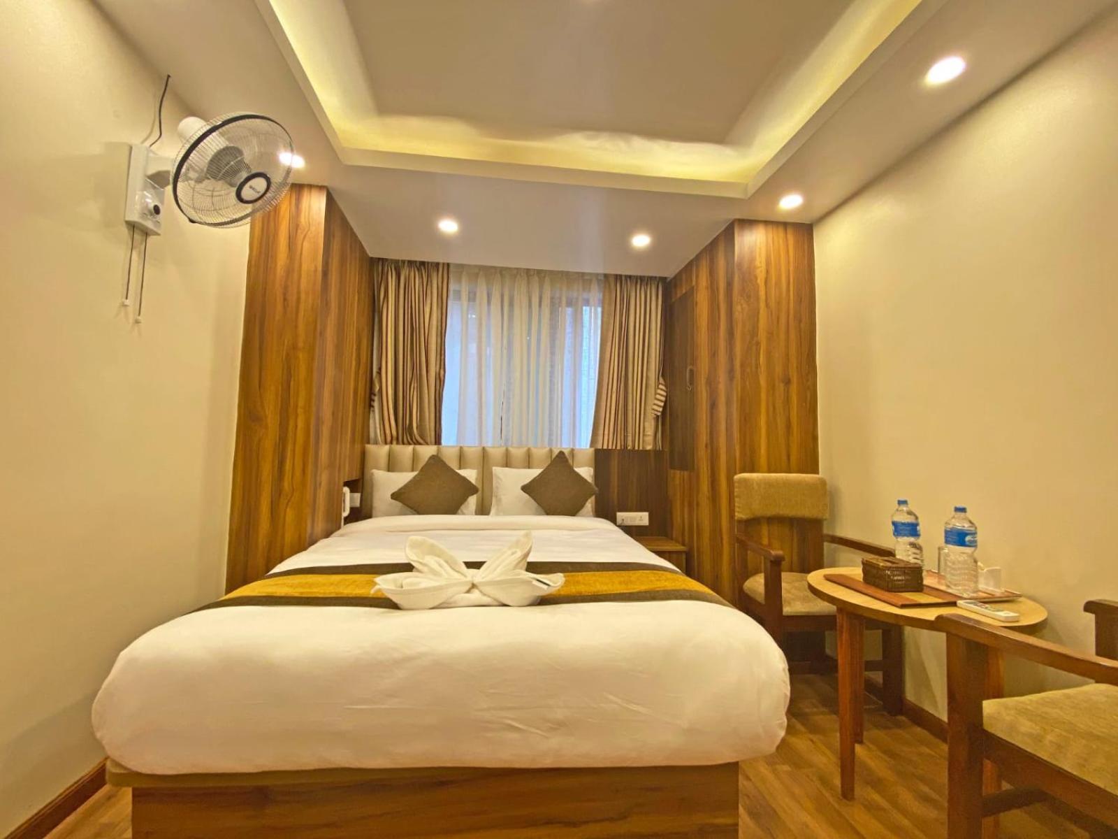 Hotel Airport Gurkha Катманду Экстерьер фото