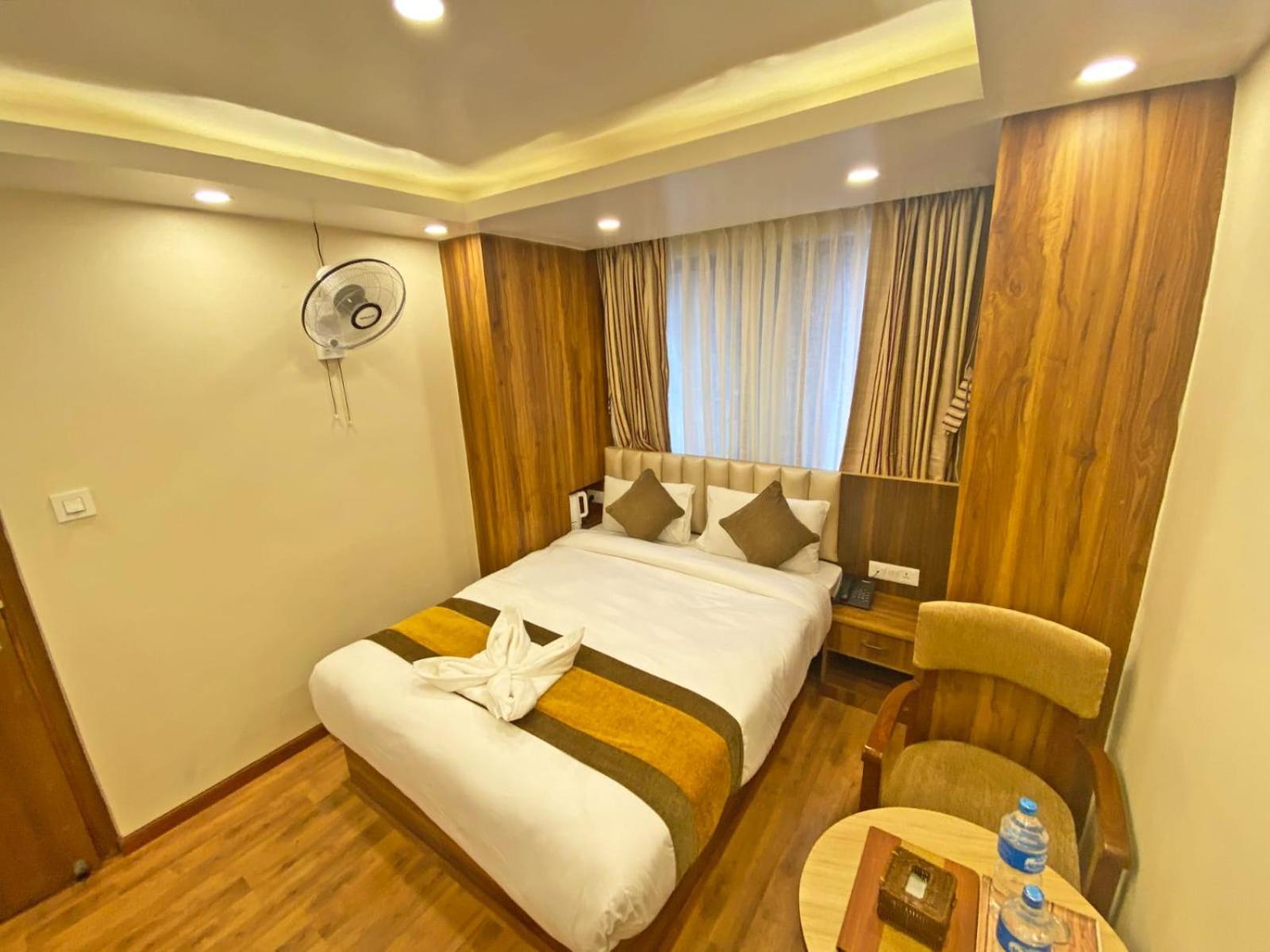 Hotel Airport Gurkha Катманду Экстерьер фото