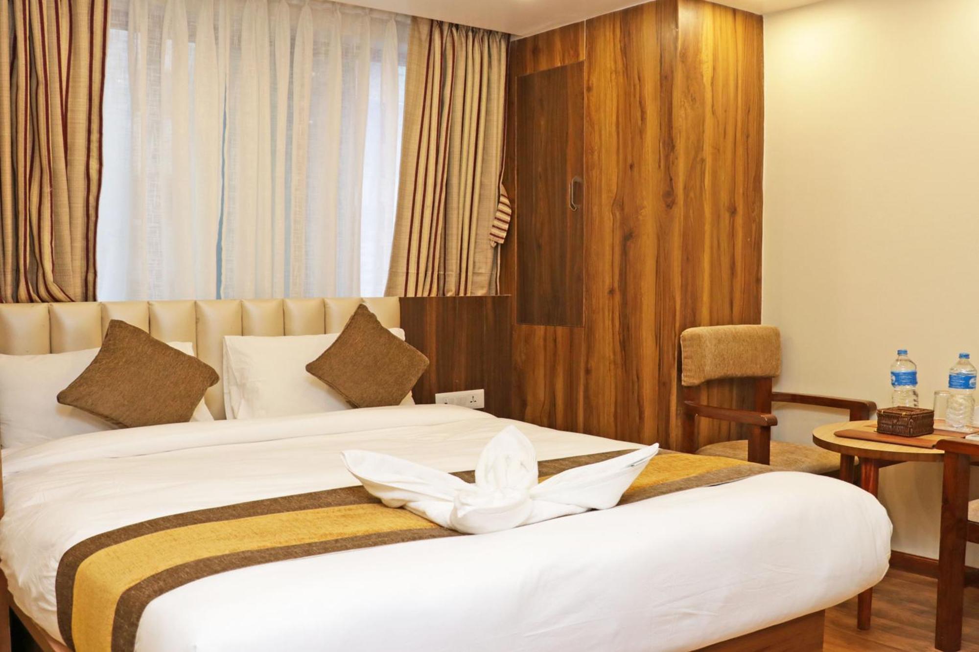 Hotel Airport Gurkha Катманду Экстерьер фото
