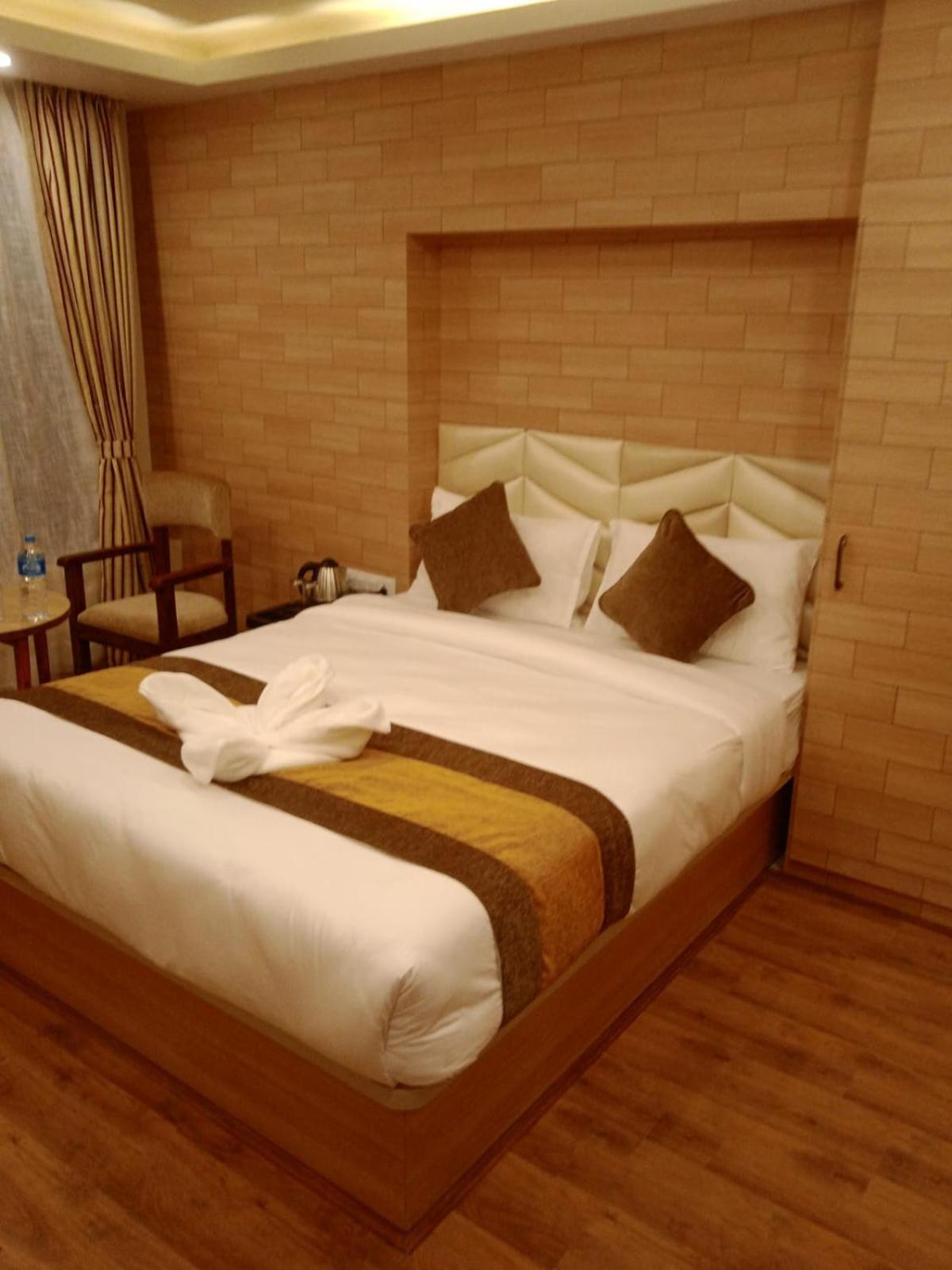Hotel Airport Gurkha Катманду Экстерьер фото