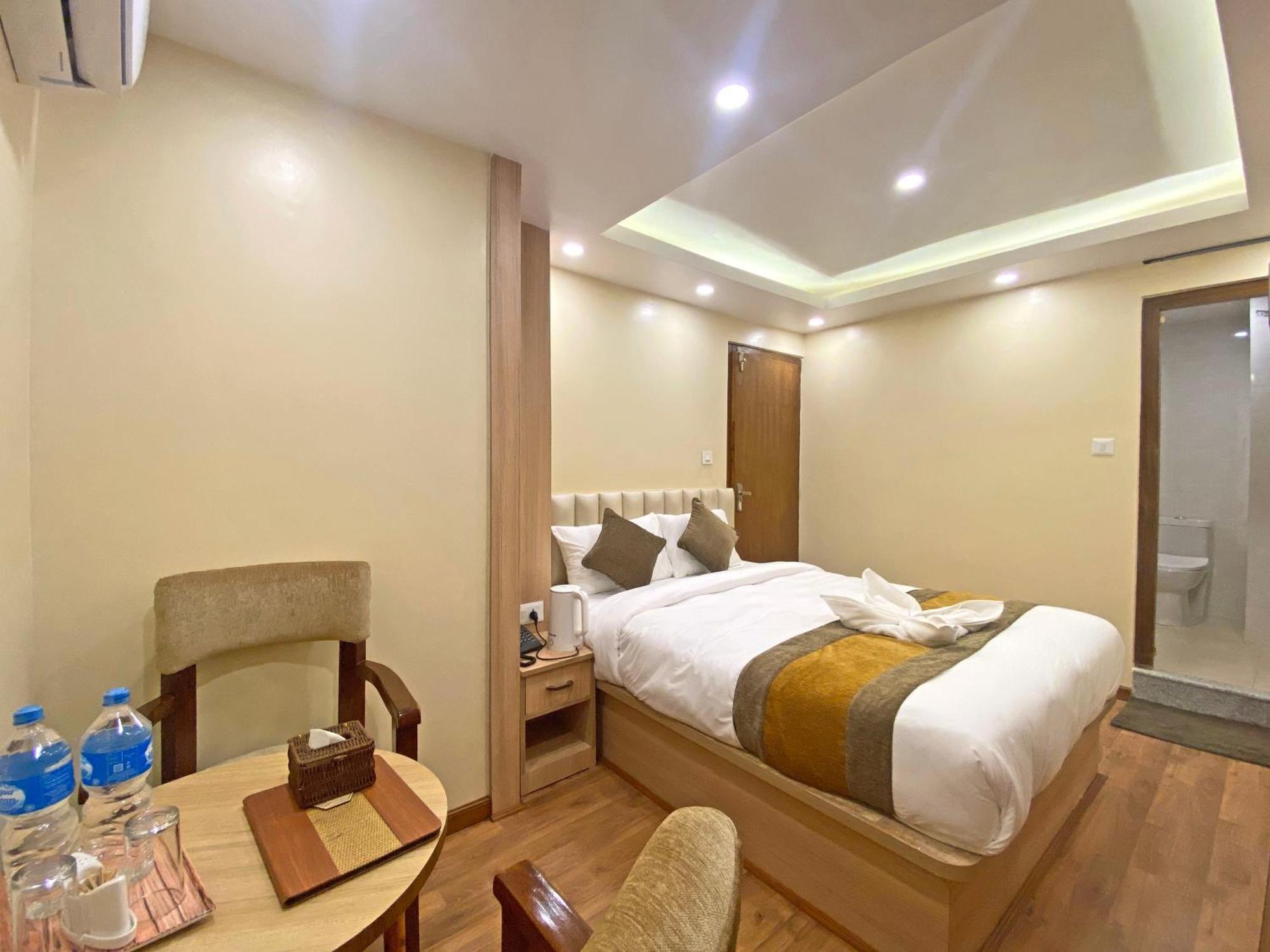 Hotel Airport Gurkha Катманду Экстерьер фото