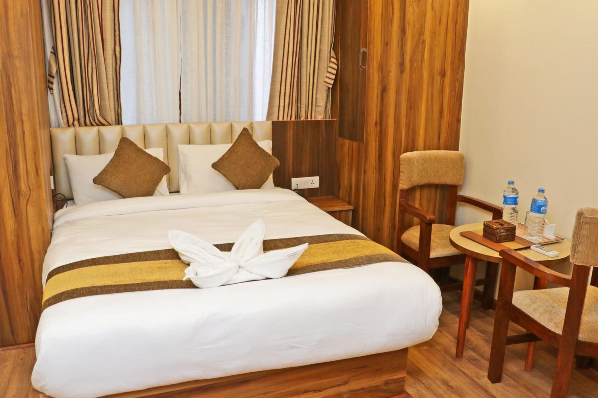Hotel Airport Gurkha Катманду Экстерьер фото