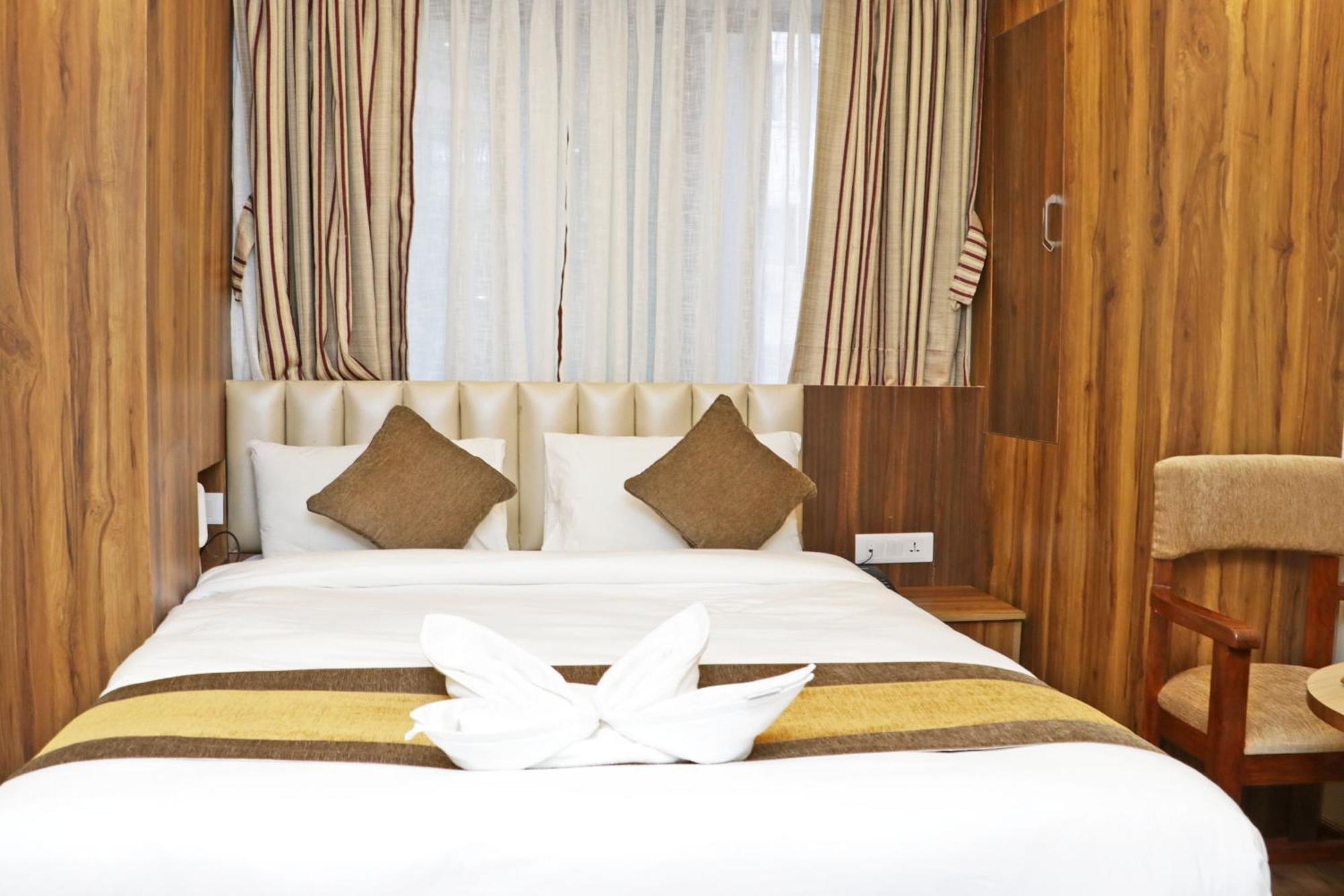 Hotel Airport Gurkha Катманду Экстерьер фото